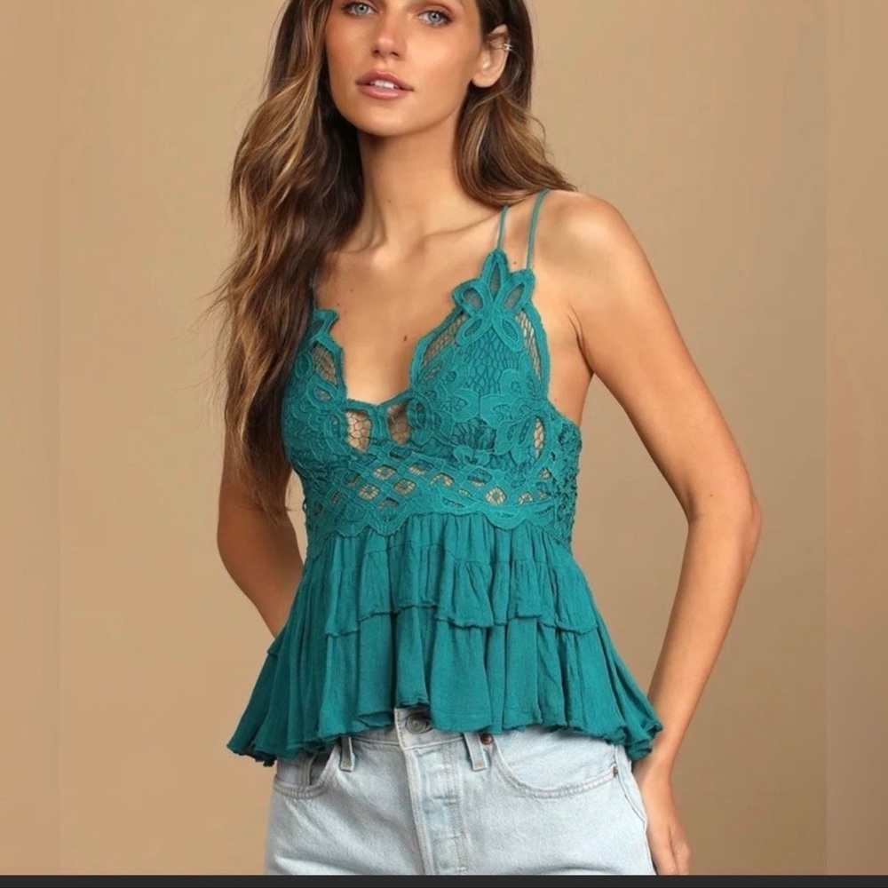 Free people Adela Cami